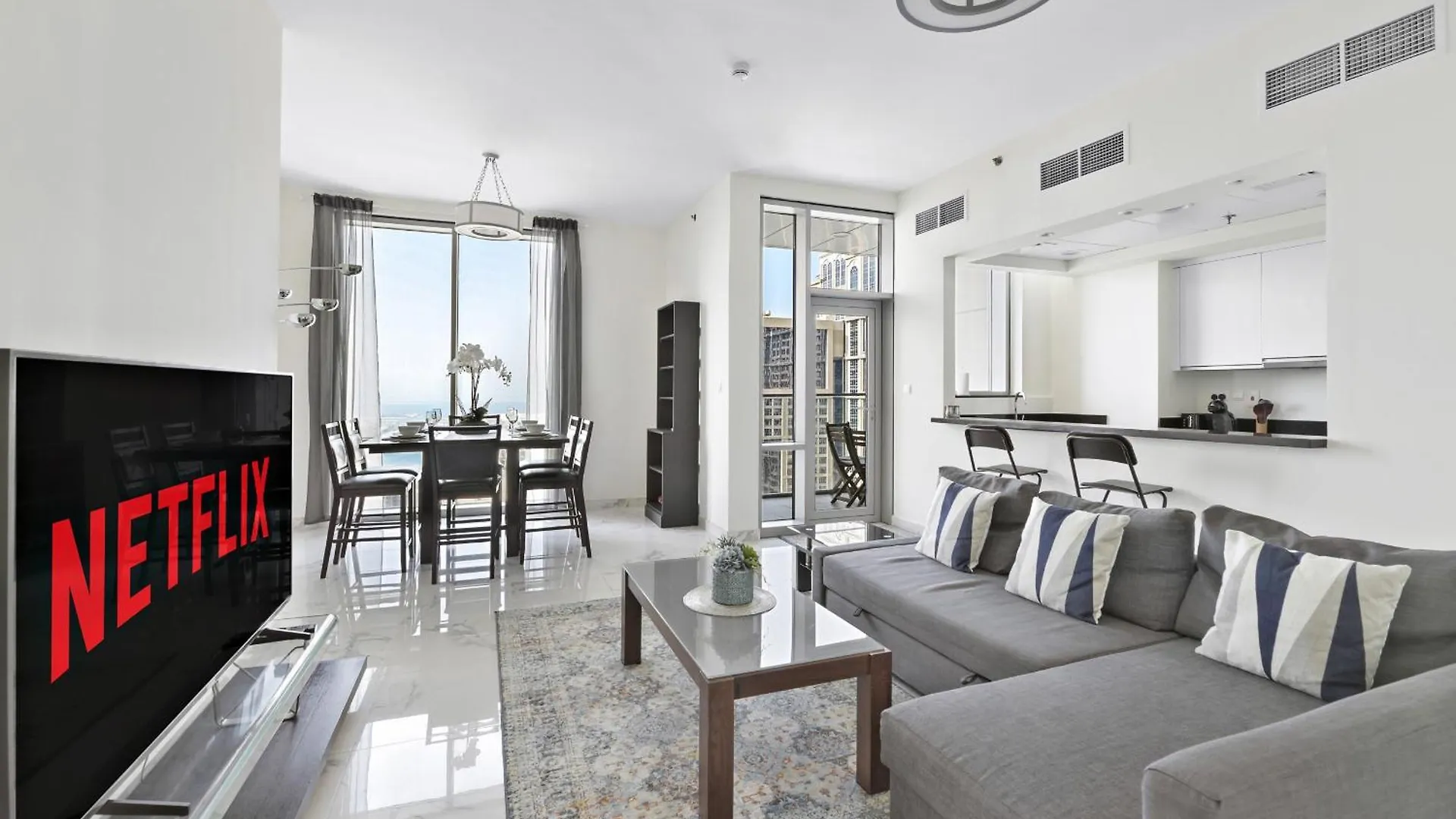 Vayk - Spacious Two-Bedroom Apartment Dubai