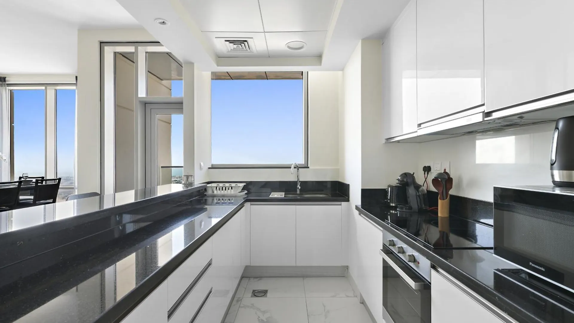 Vayk - Spacious Two-Bedroom Apartment Dubai