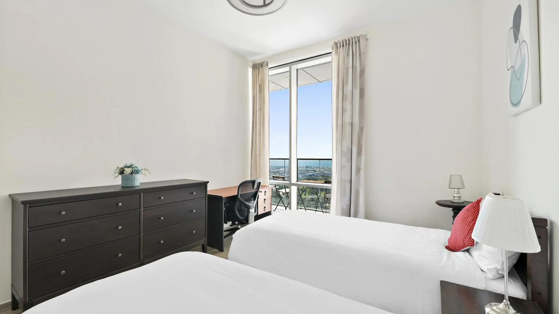 Vayk - Spacious Two-Bedroom Apartment Dubai United Arab Emirates