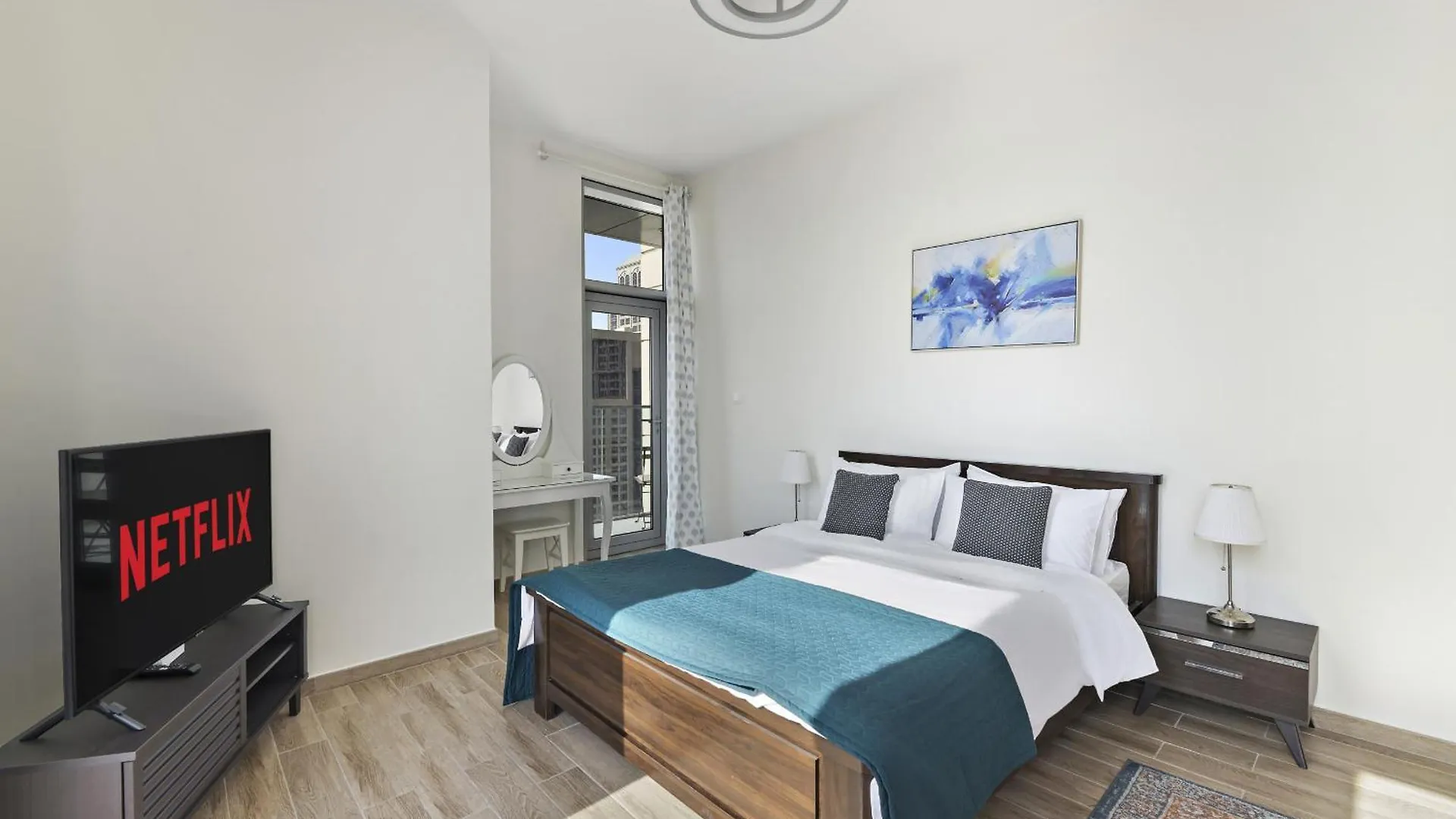 Vayk - Spacious Two-Bedroom Apartment Dubai