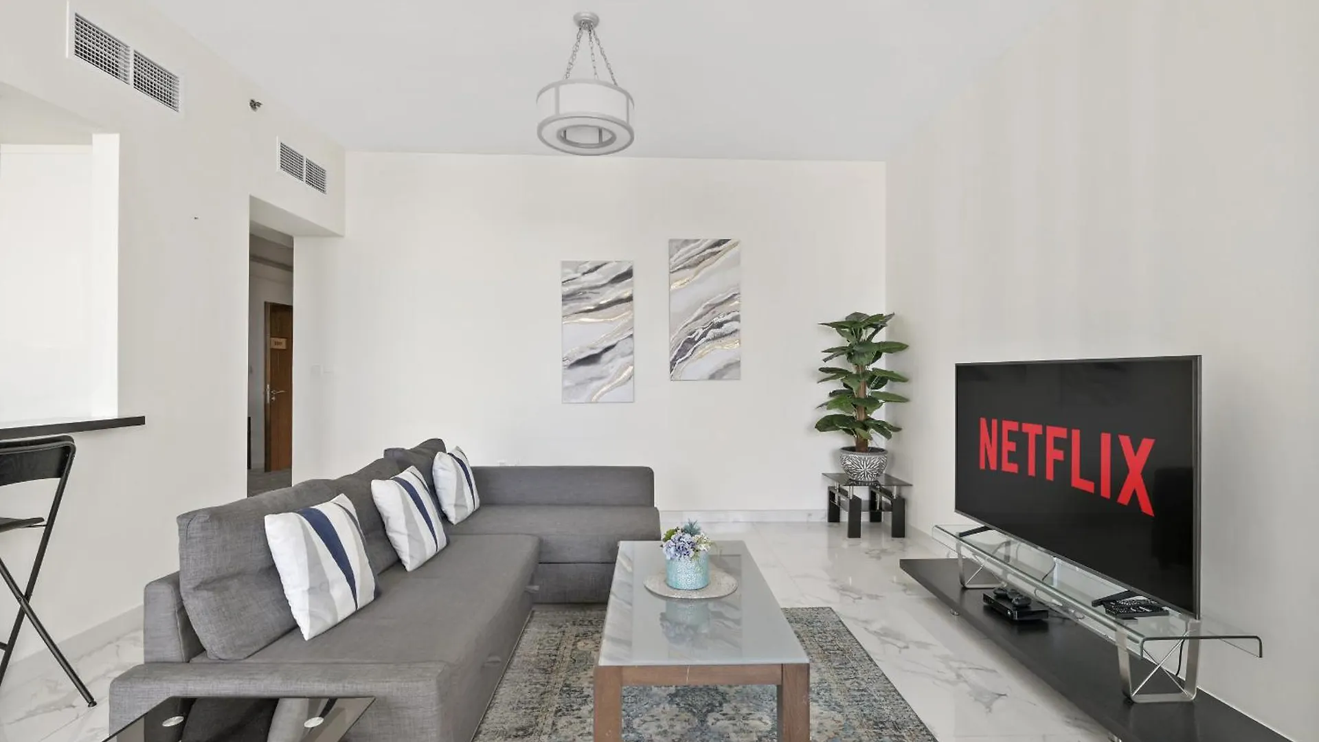 Vayk - Spacious Two-Bedroom Apartment Dubai 0*,