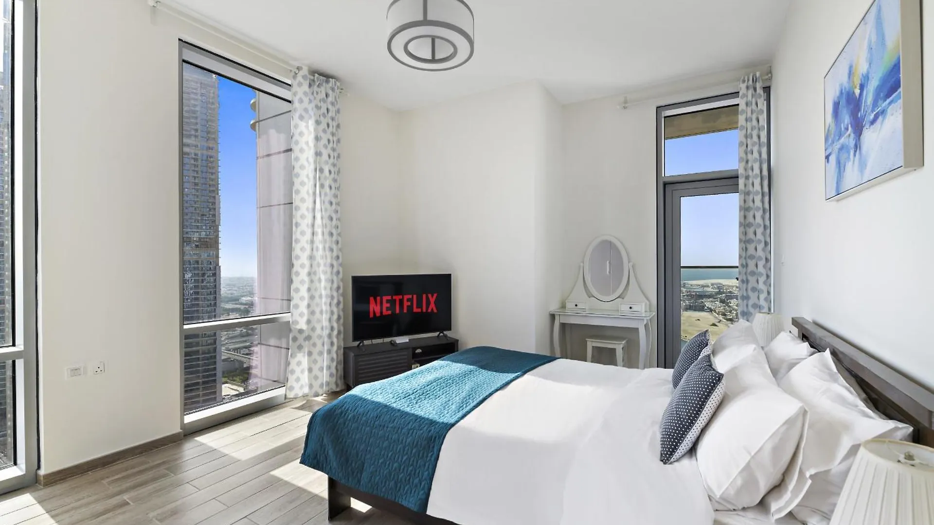 Vayk - Spacious Two-Bedroom Apartment Dubai